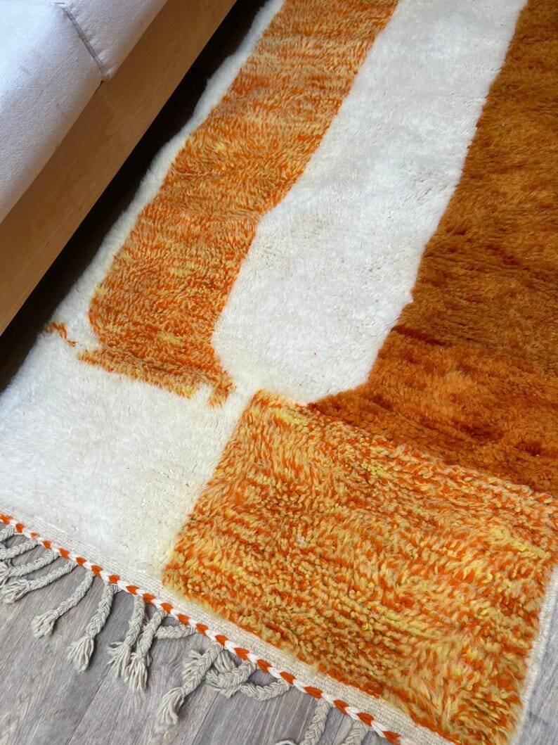 Traditional wool rug 200cm x 300cm