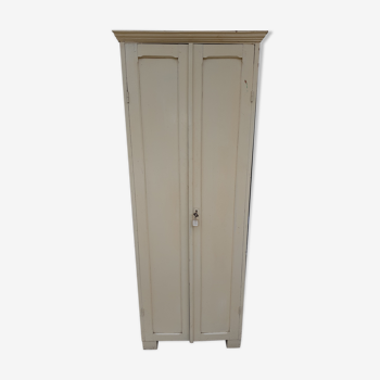 Armoire parisienne