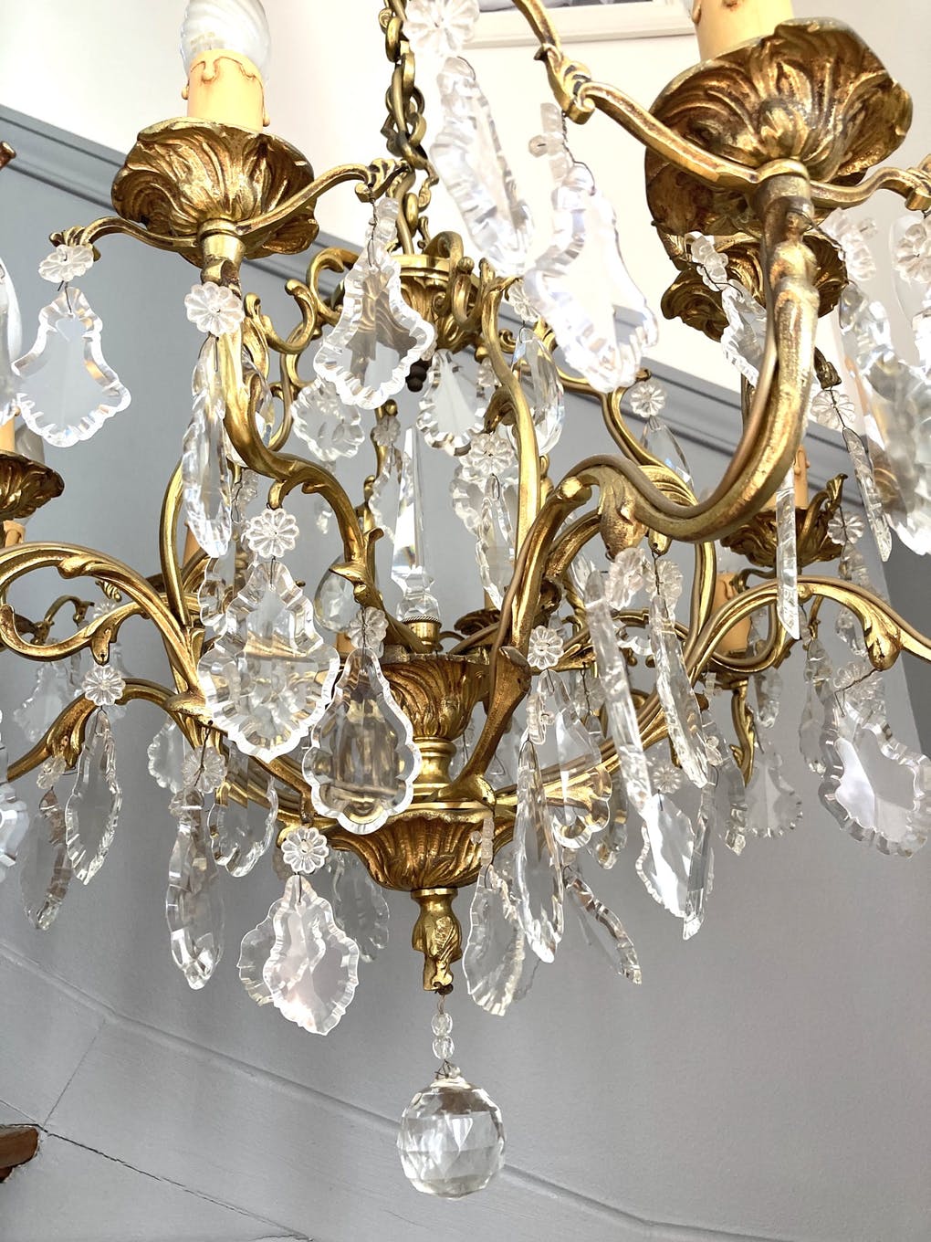 Lustre en bronze à pampilles en cristal ancien
