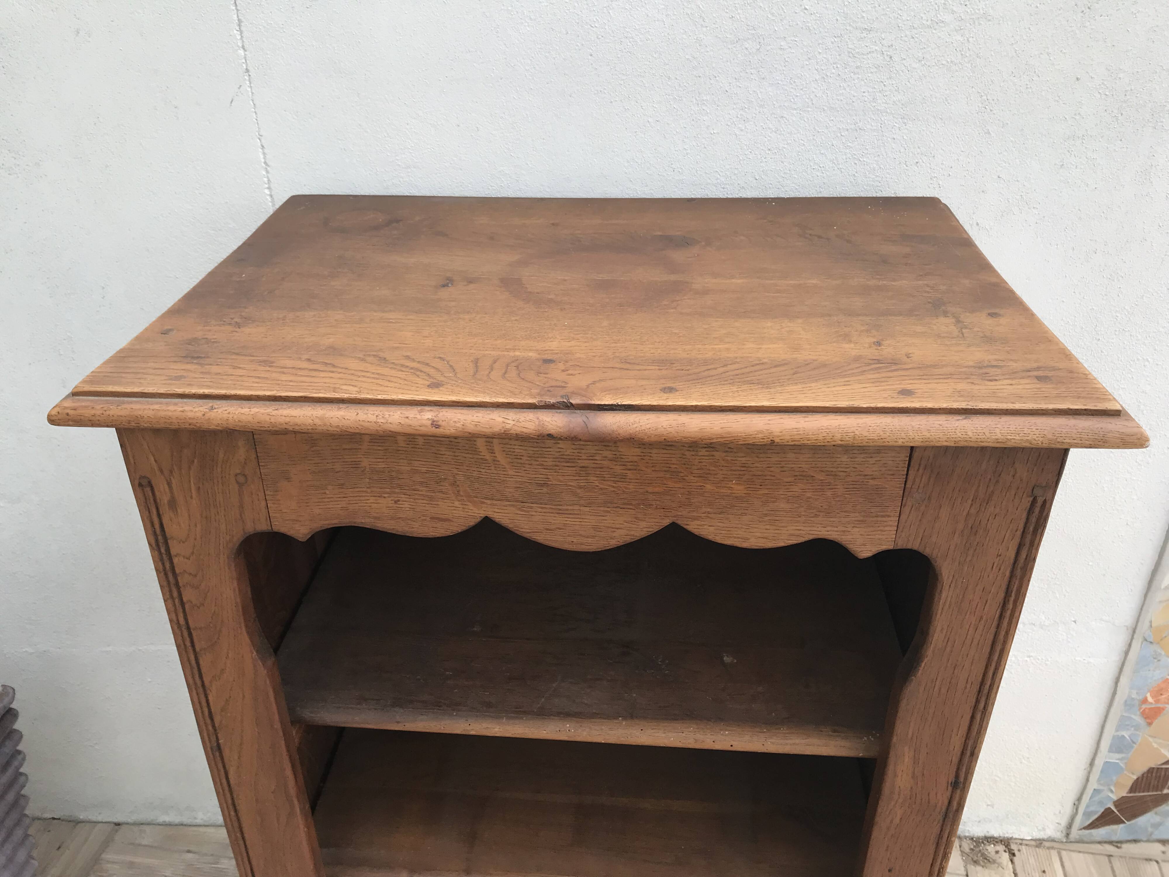 Accessory furniture in solid oak