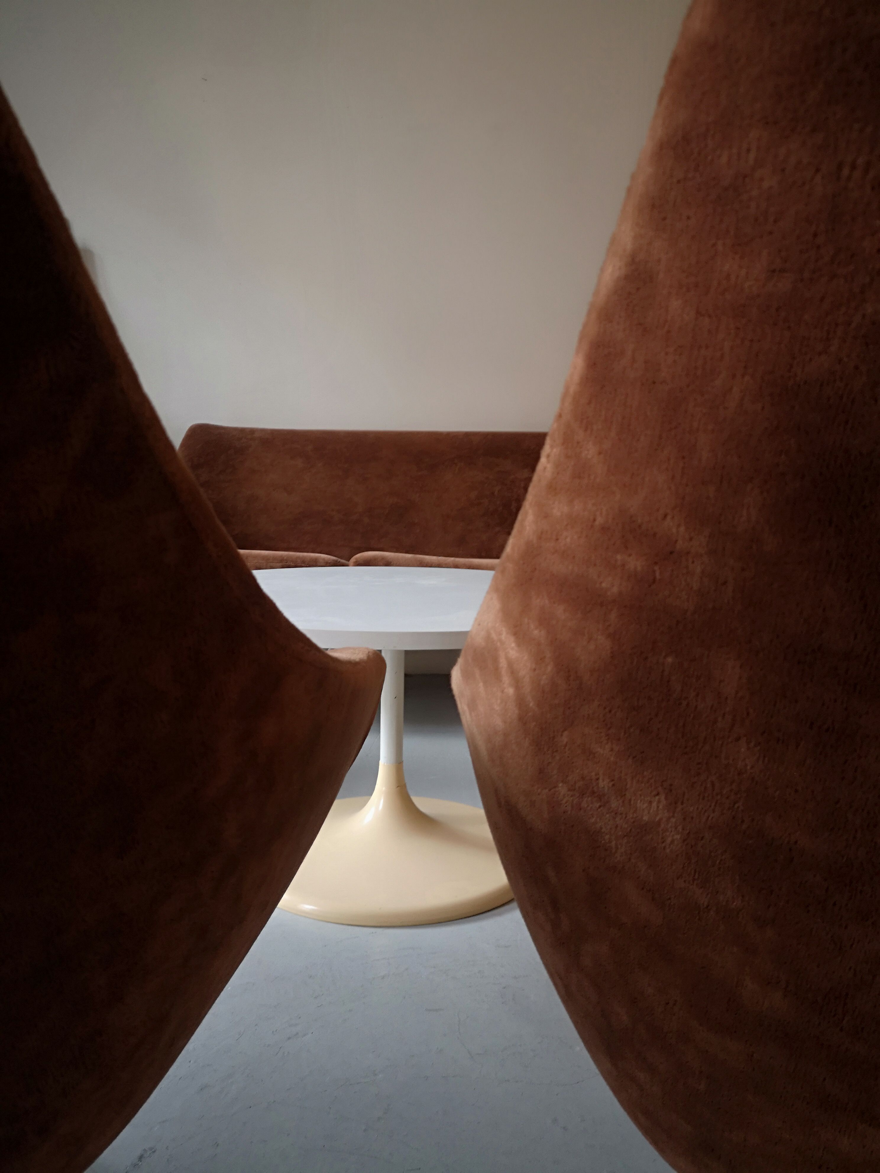 White coffee table and tulip design 1970