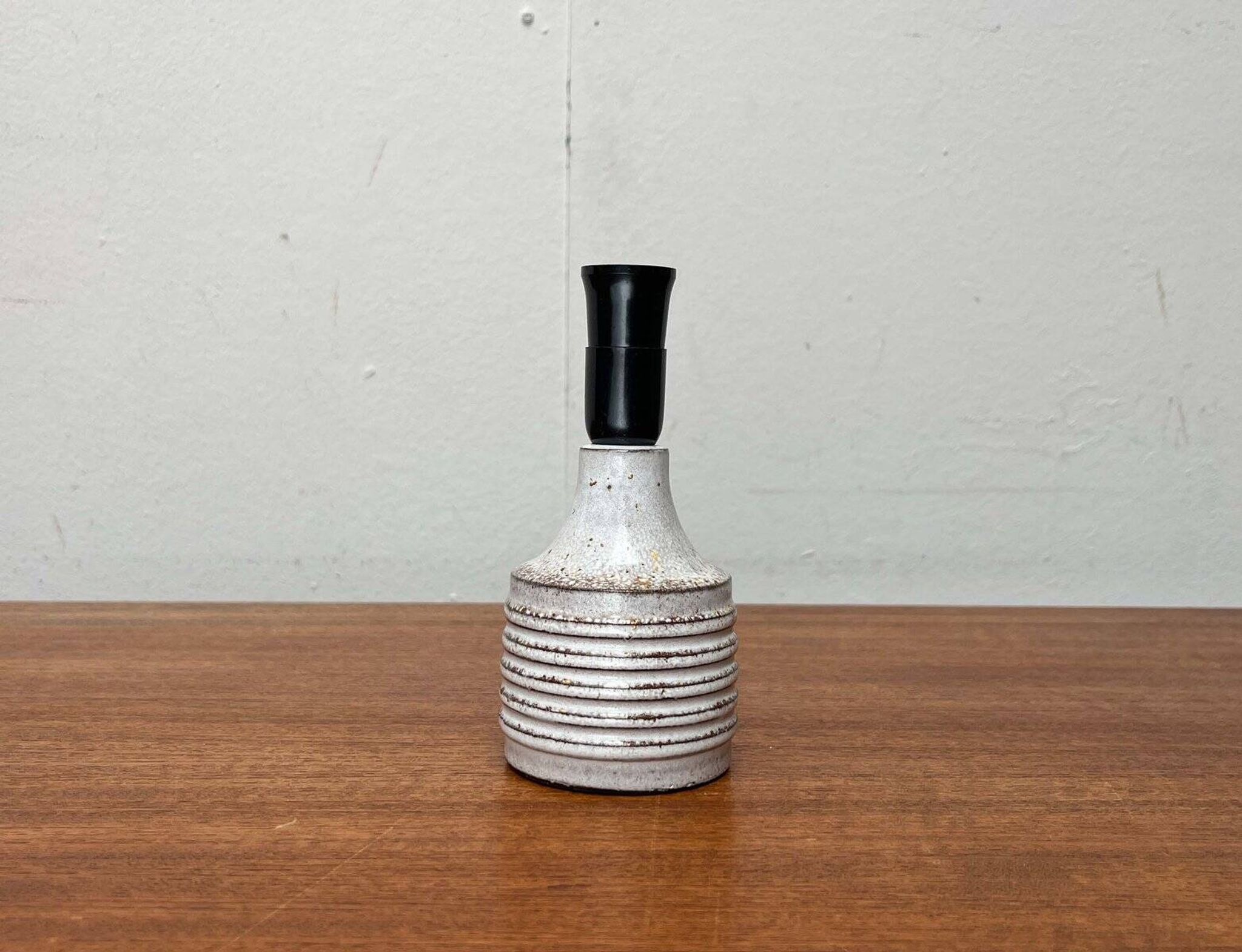Mid-century modern studio pottery table lamp by Axella, 1960s.