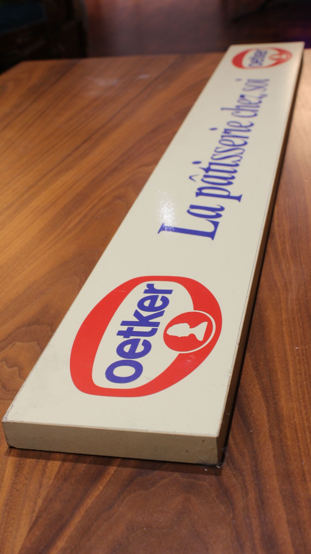 Plaque publicitaire Oetker en bois