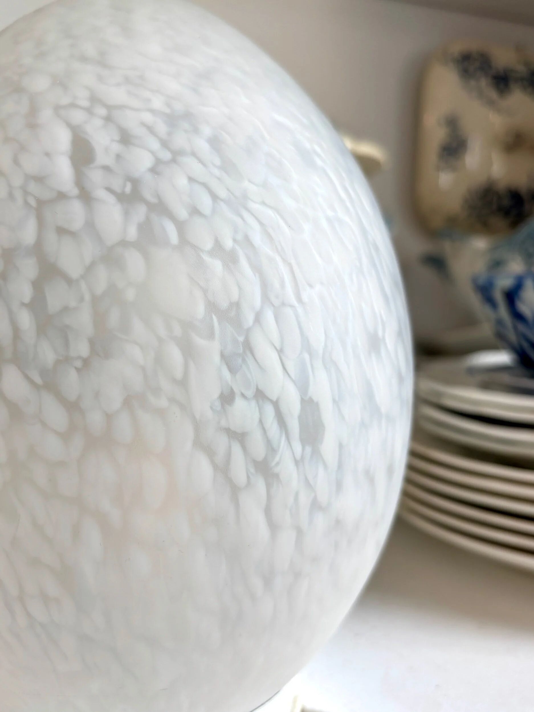 Table lamp "egg" in Clichy glass and white metal