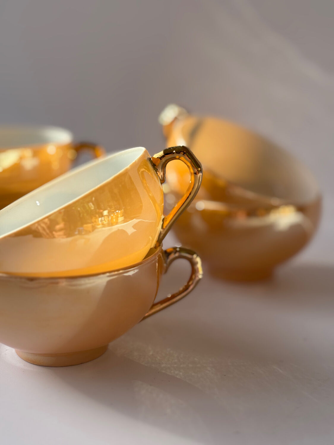 Service à café en porcelaine irisé 12 pièces 