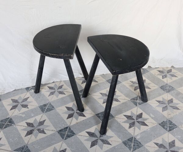 Paire de tabourets vintage bois peint noir - Assise demi-lune