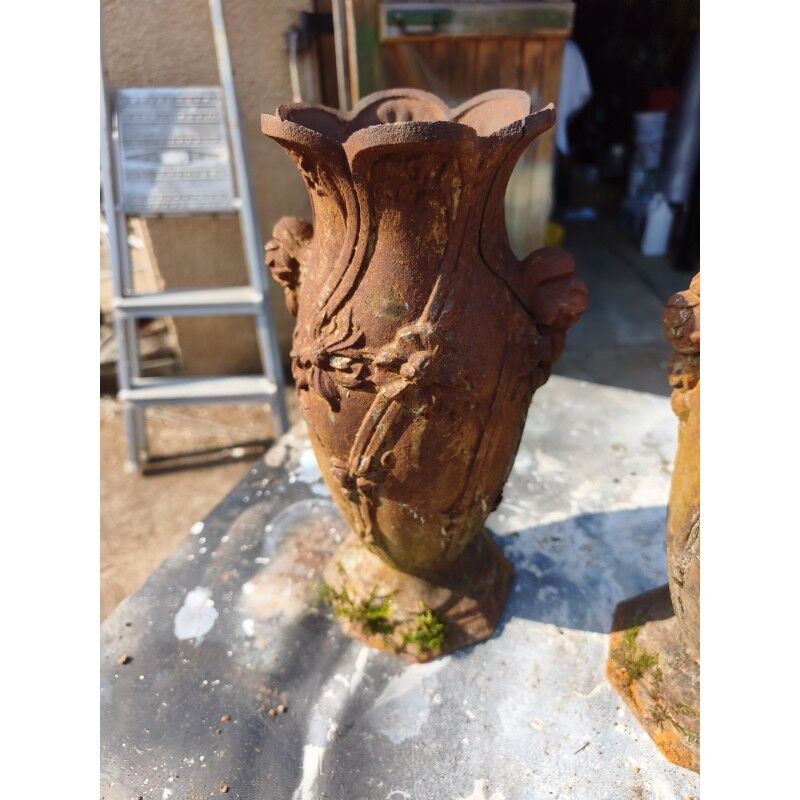 Pair of cast iron vases from 1900 in Charleville-Mézières