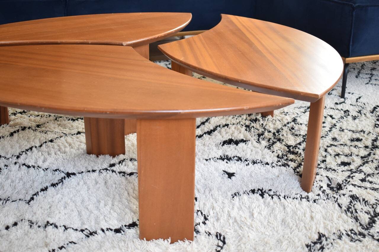 Modular petal coffee table in 3 parts