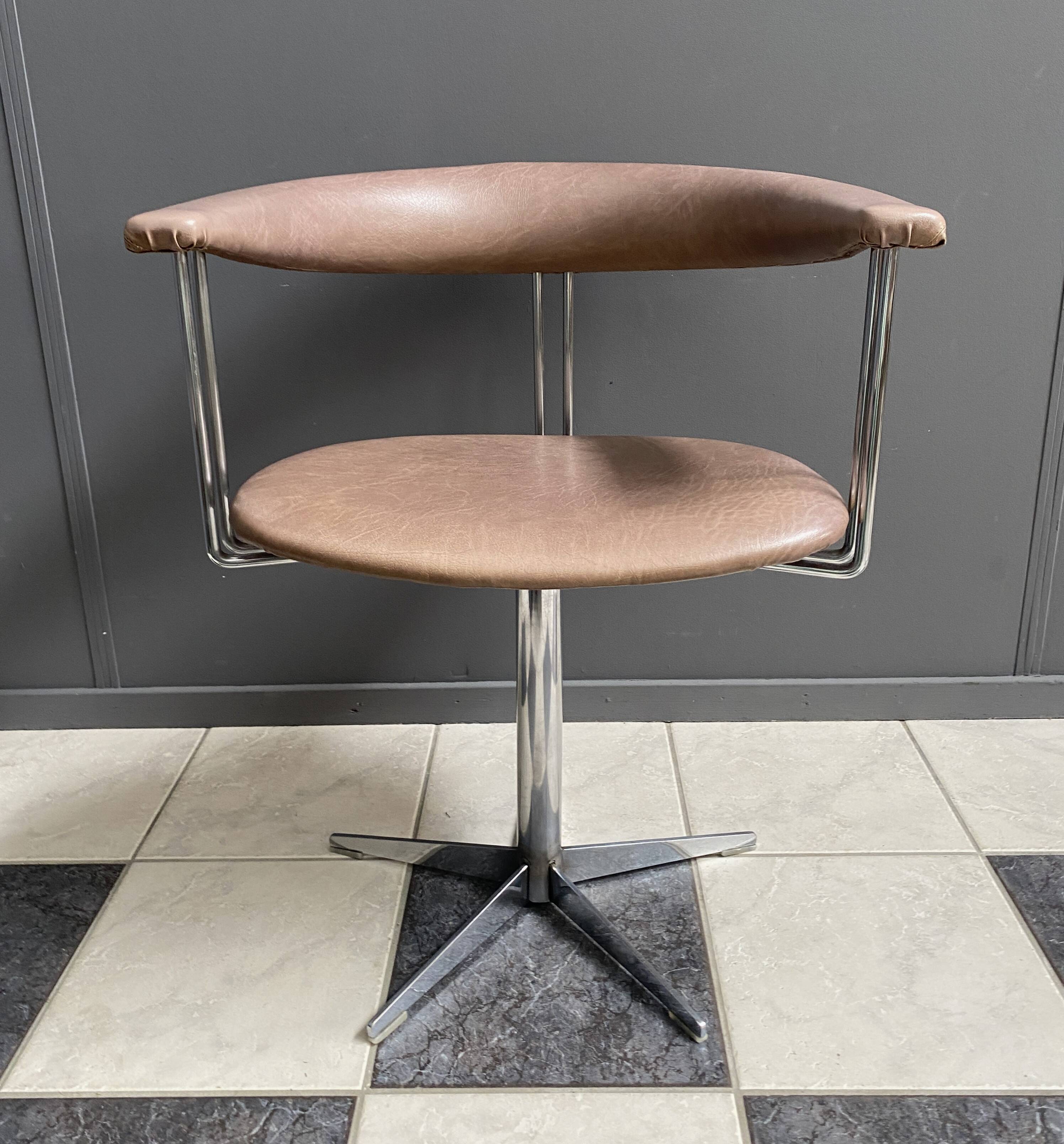 4 chaises pivotantes style Borje Johansen, années 1970