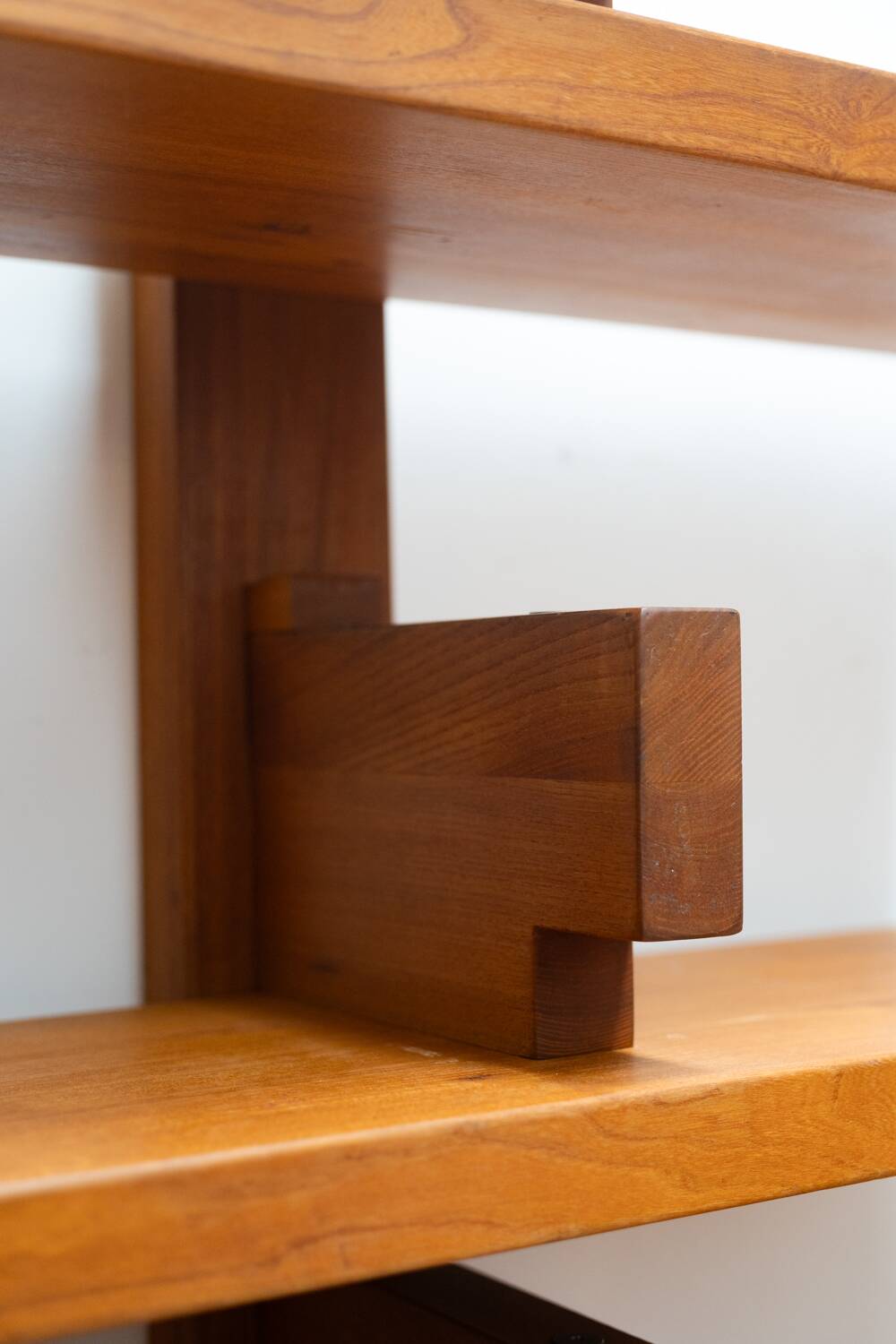 Pierre Chapo. Shelf or bookcase in natural elm. 1980s.