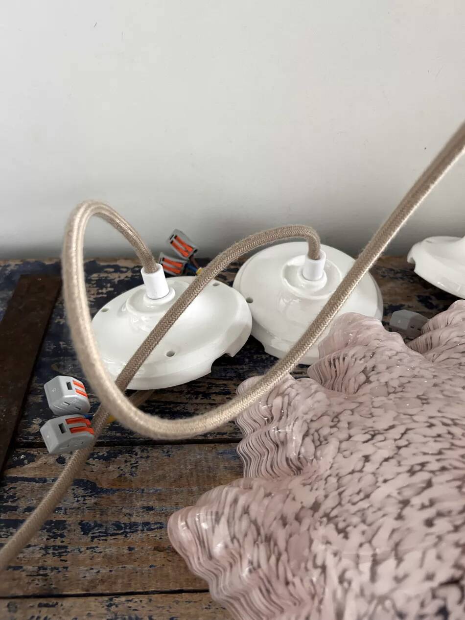 Lot de trois suspensions vintage en verre pastel