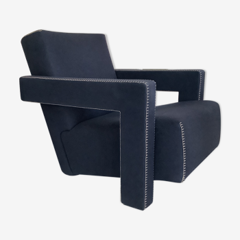 Fauteuil Utrecht bleu marine édité par Cassina, 2005