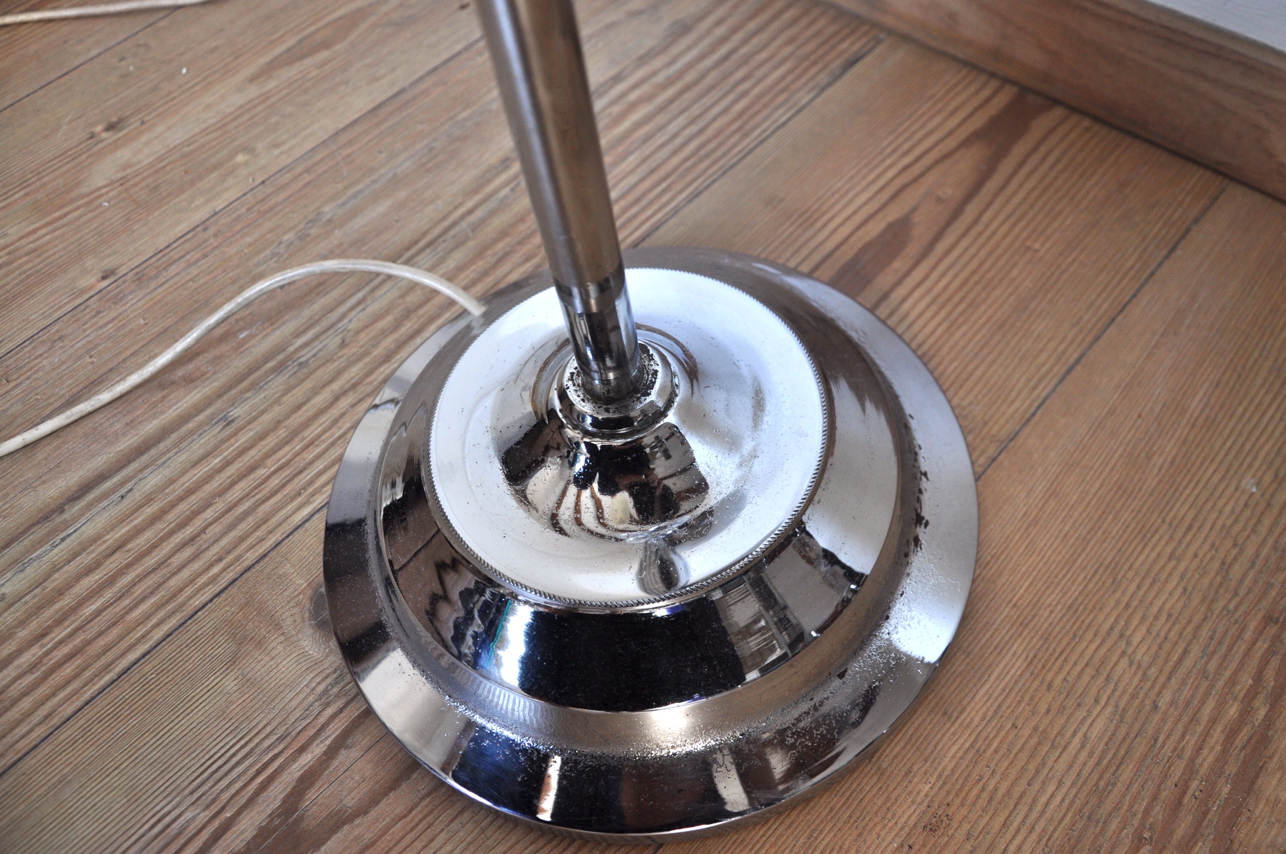 Lampadaire spirale chromé, design 70