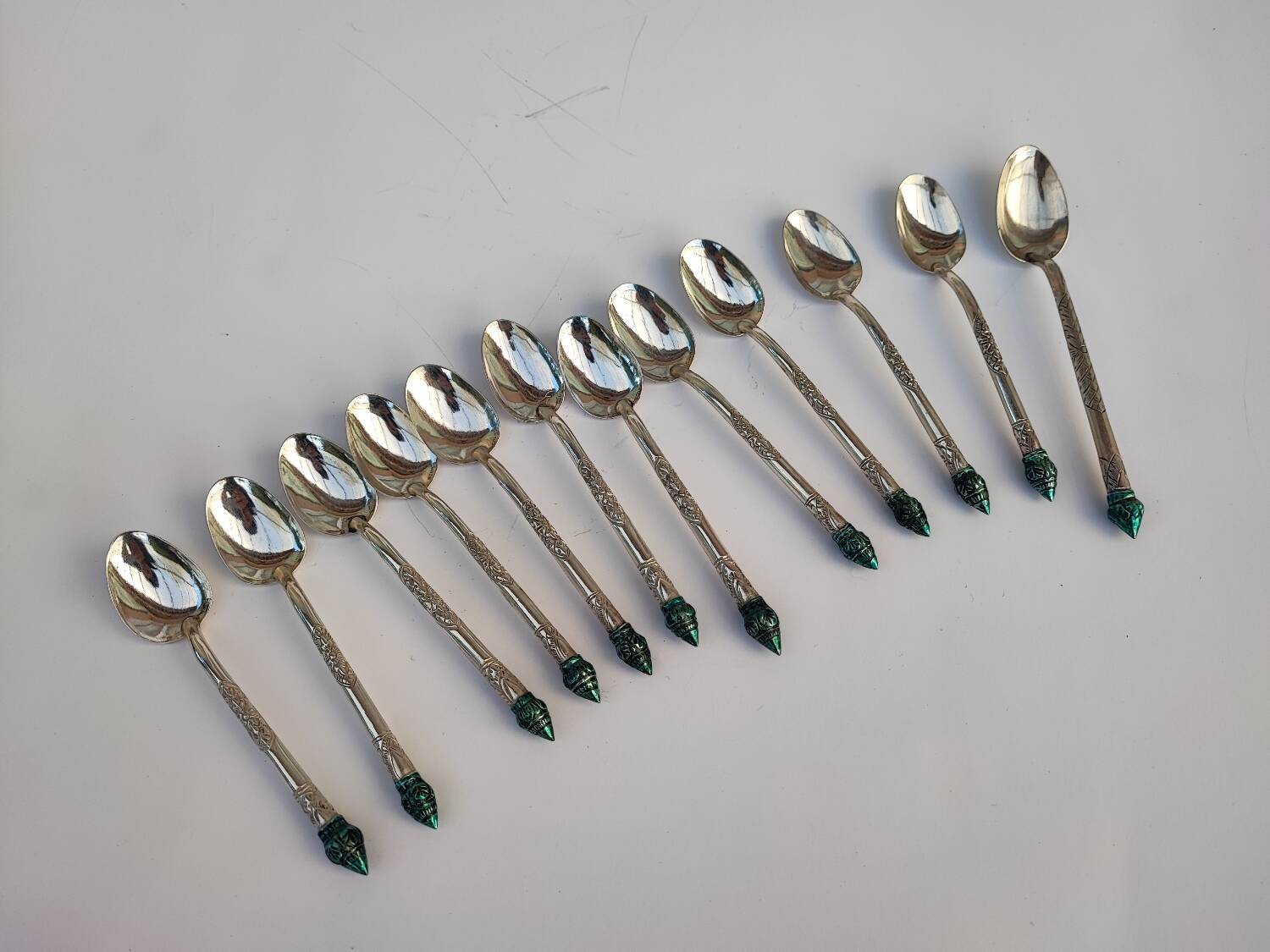 Set of boxed silver teaspoons