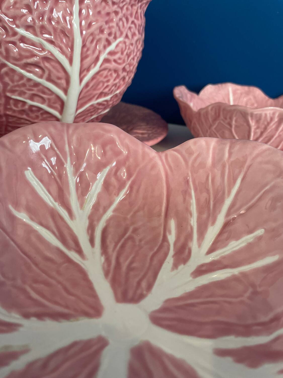 Soup tureen and bowl set with pink cabbage slip