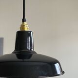 Suspension antique lampshade in black enamelled sheet metal.