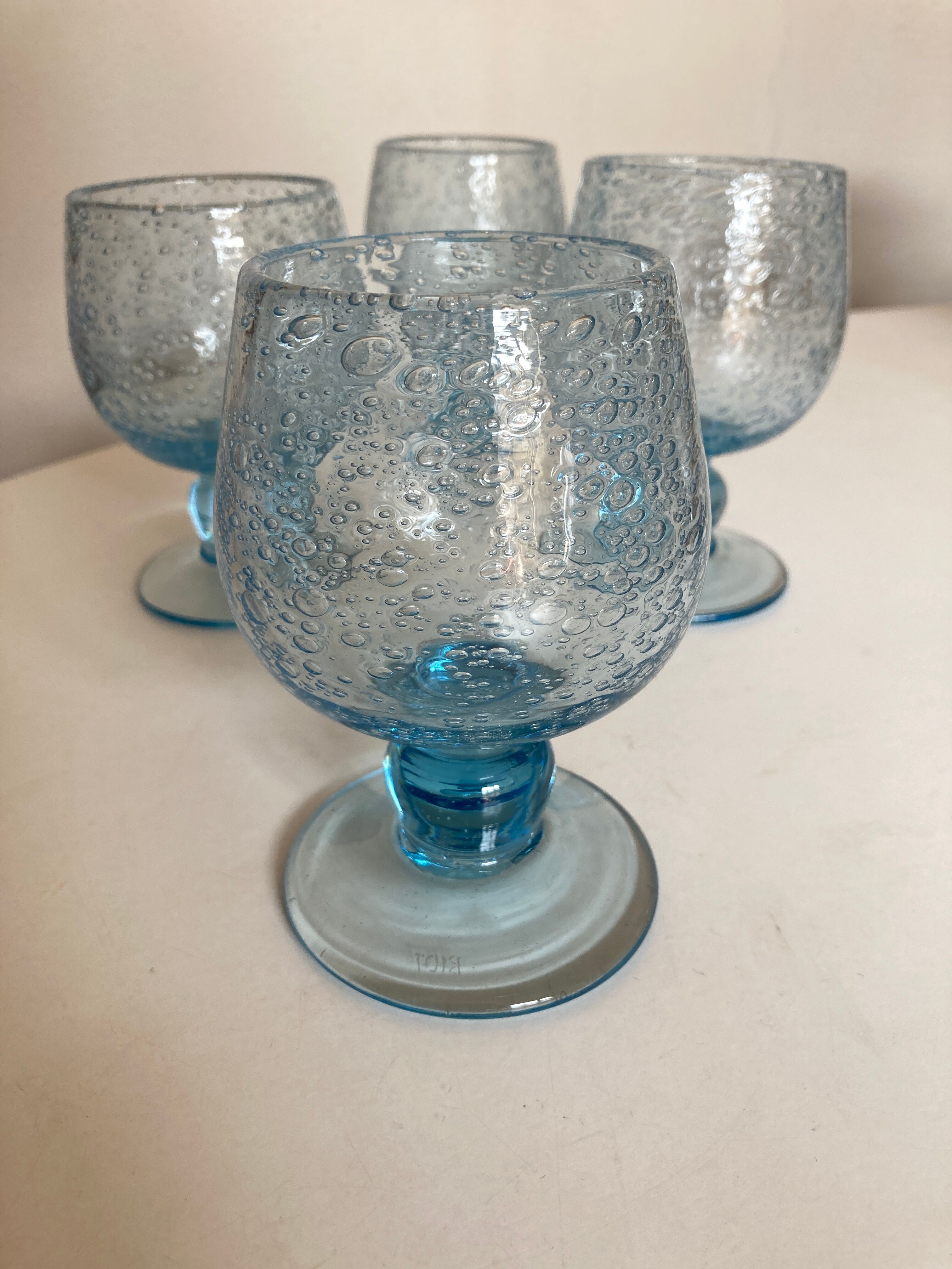 Set of 4 glasses cups on foot in bulled glass from Biot 1960