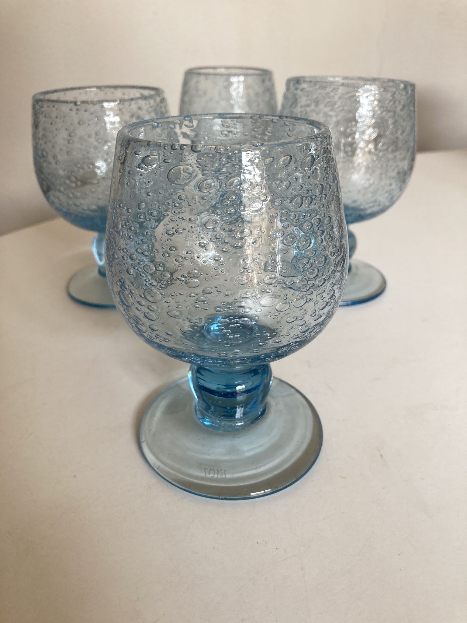 Set of 4 glasses cups on foot in bulled glass from Biot 1960