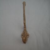 Chiseled cast iron patère