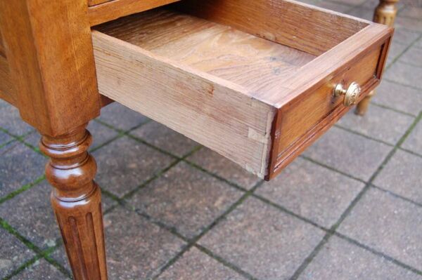 Bureau Louis Philippe en noyer fin du 19e siècle