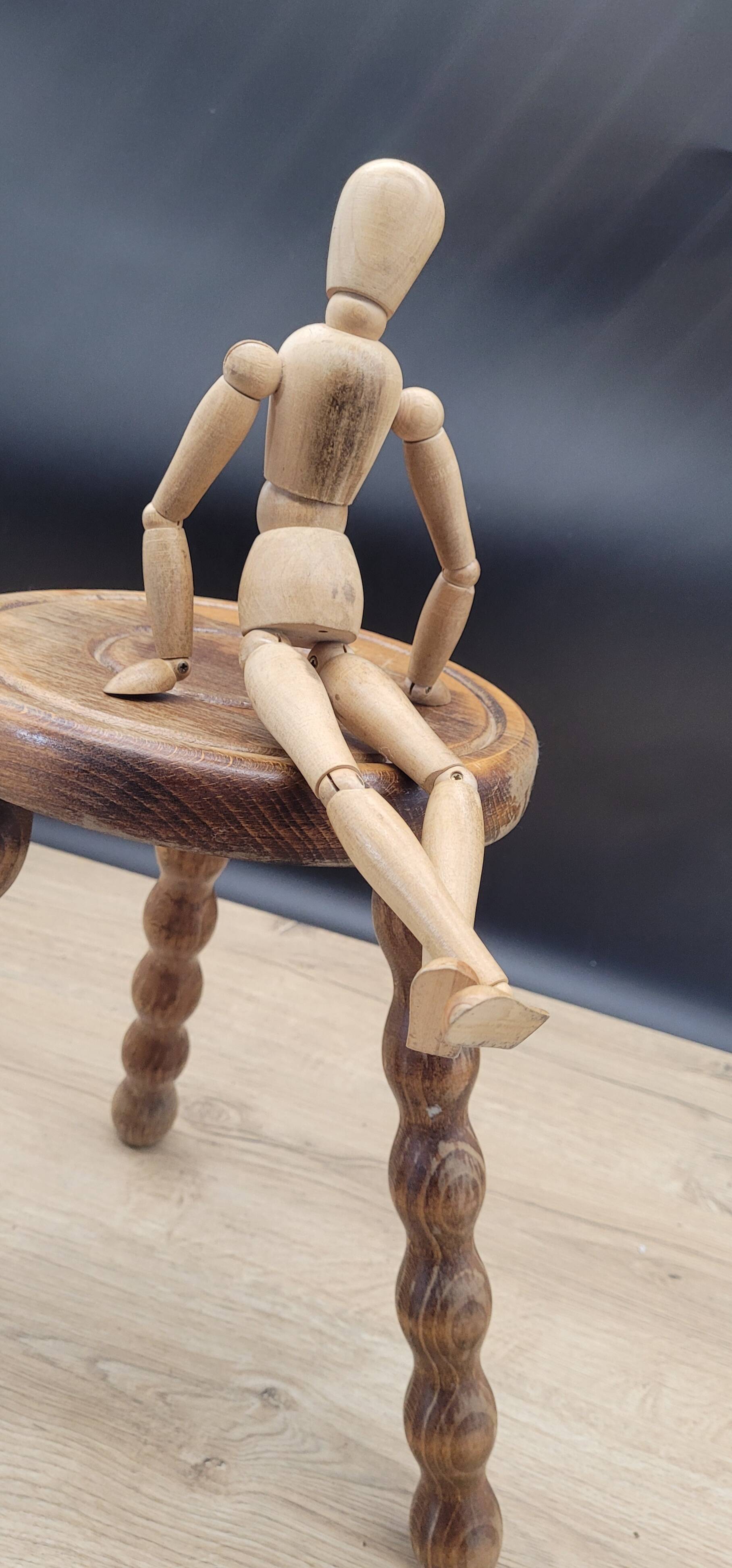 Tabouret tripode pieds boules