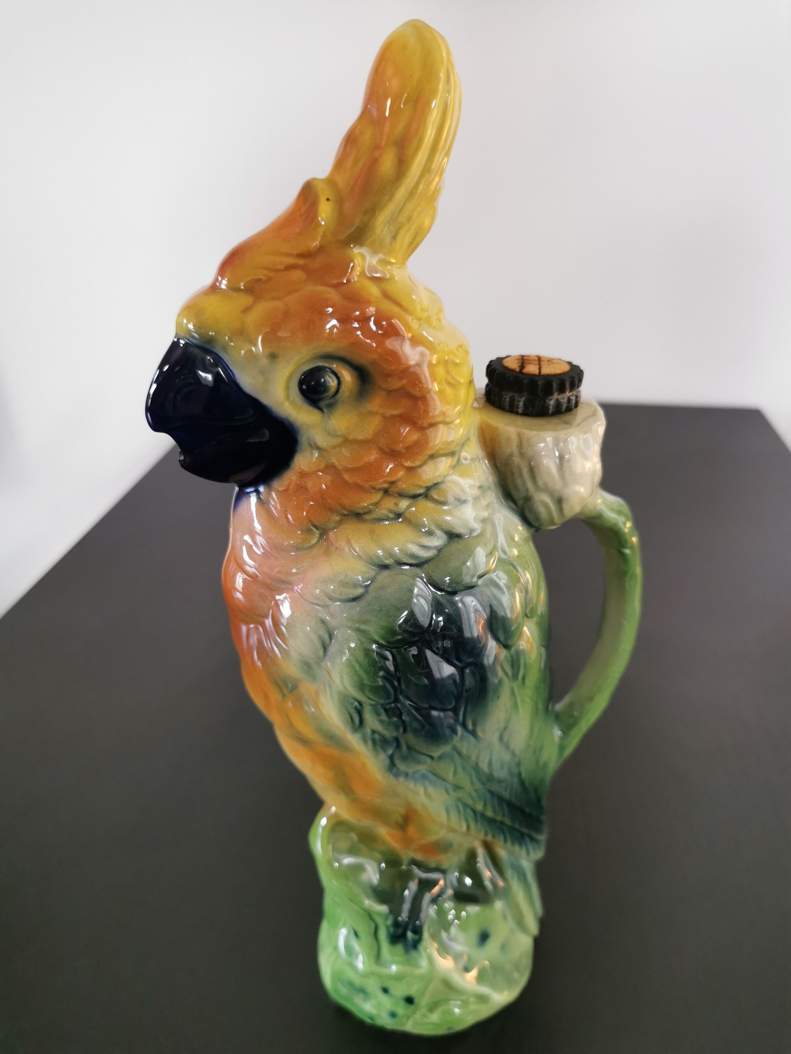 Pitcher in parrot slurry