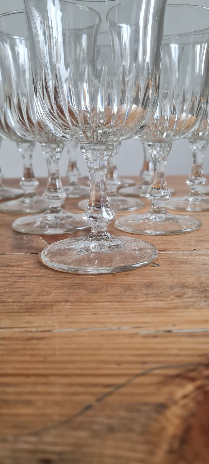 Service de 11 verres à eau en verre ciselé