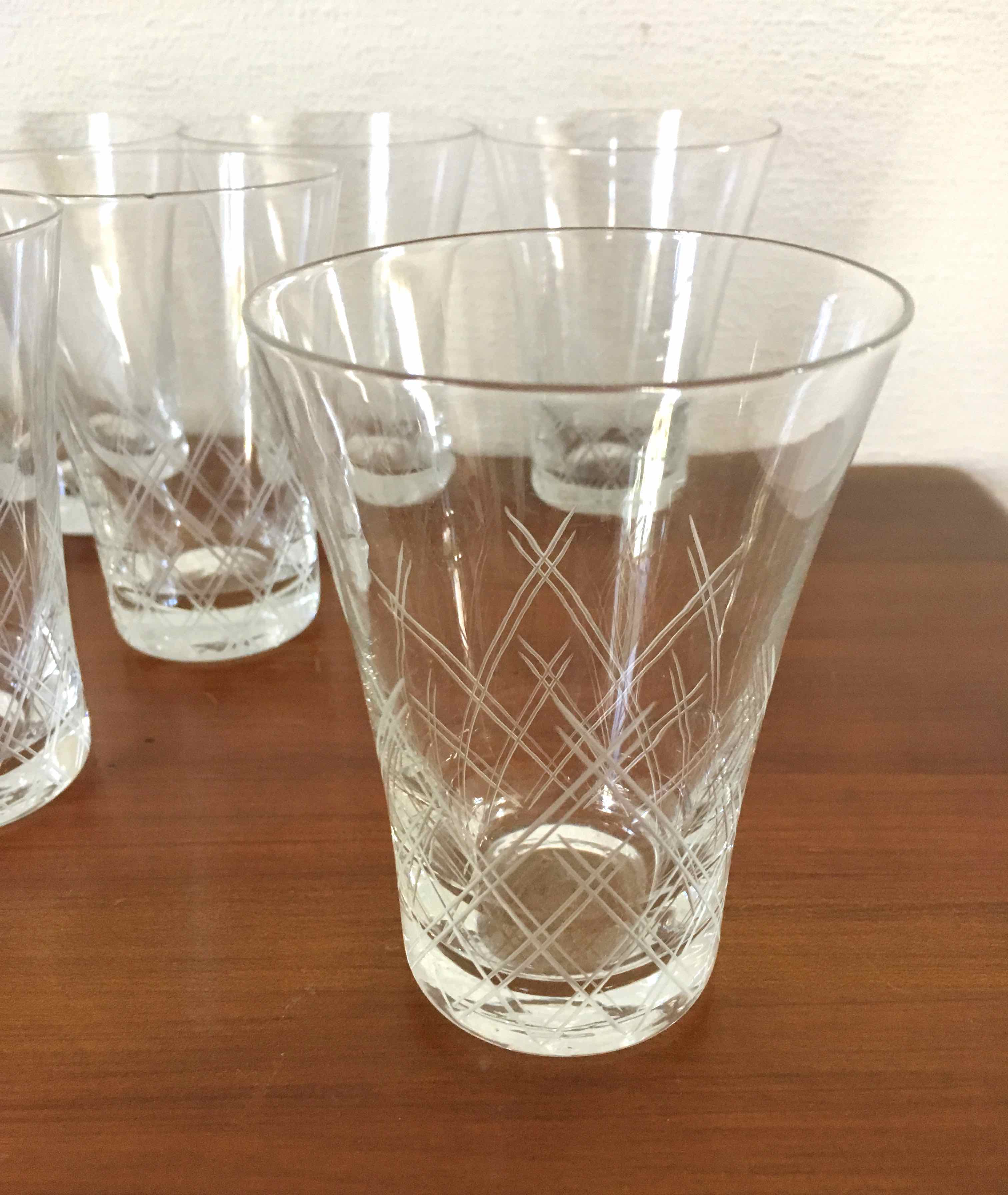 Set 8 water glasses or engraved crystal wine