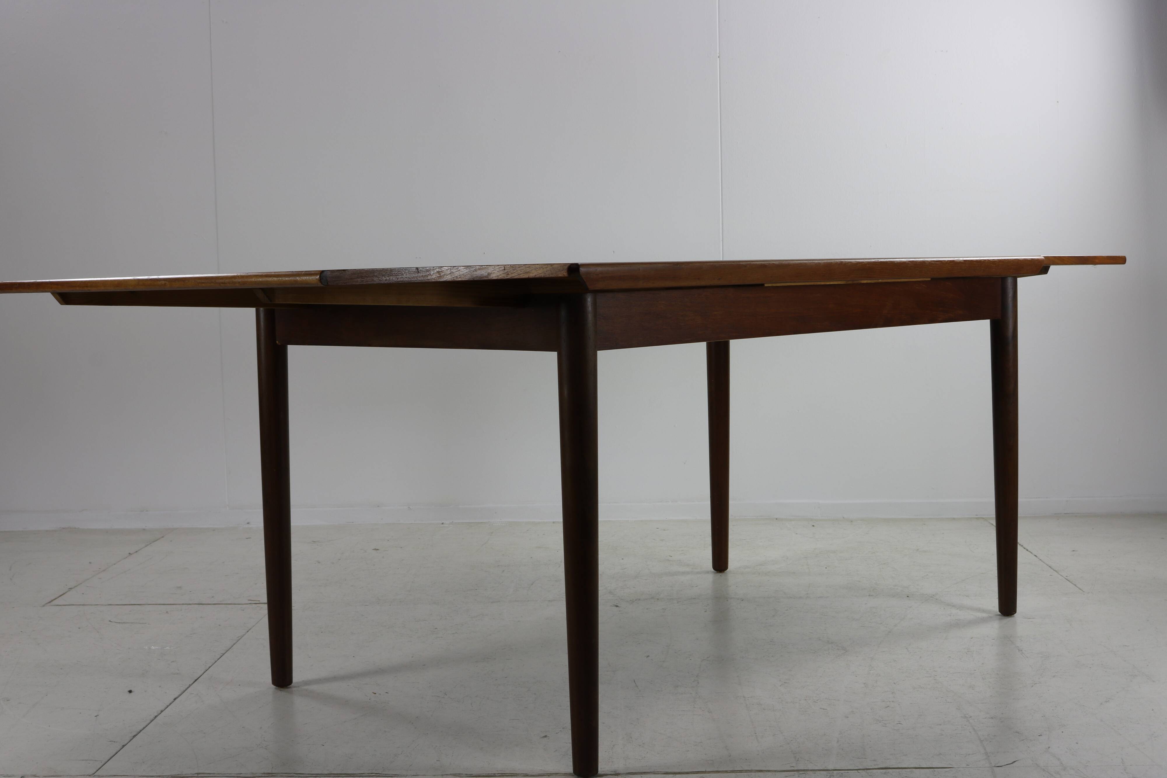 Danish sixties design teakwood extendable dining for Glostrup Møbelfabrik