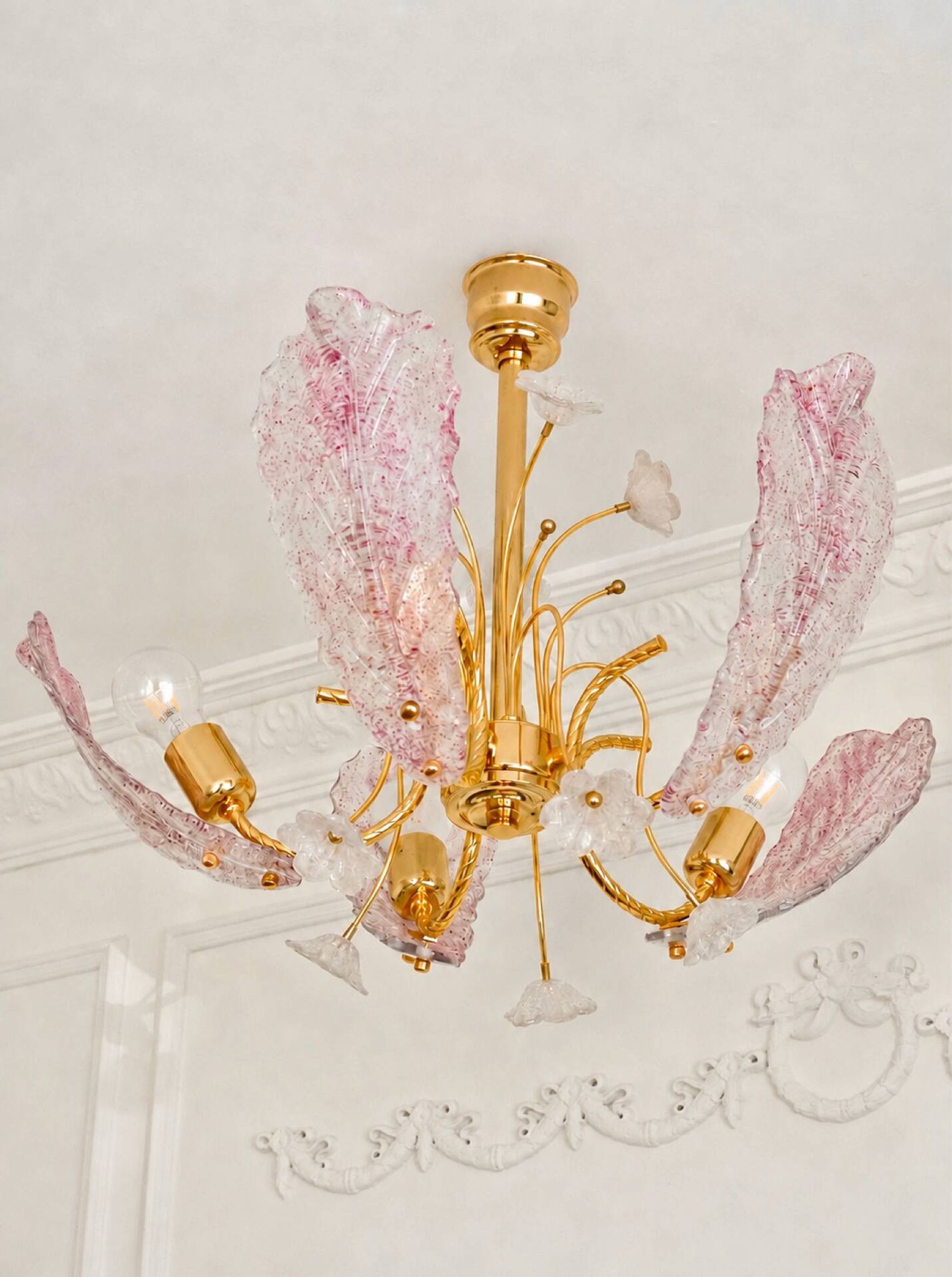 Vintage Murano glass chandelier in pink and gold metal, 1970s.