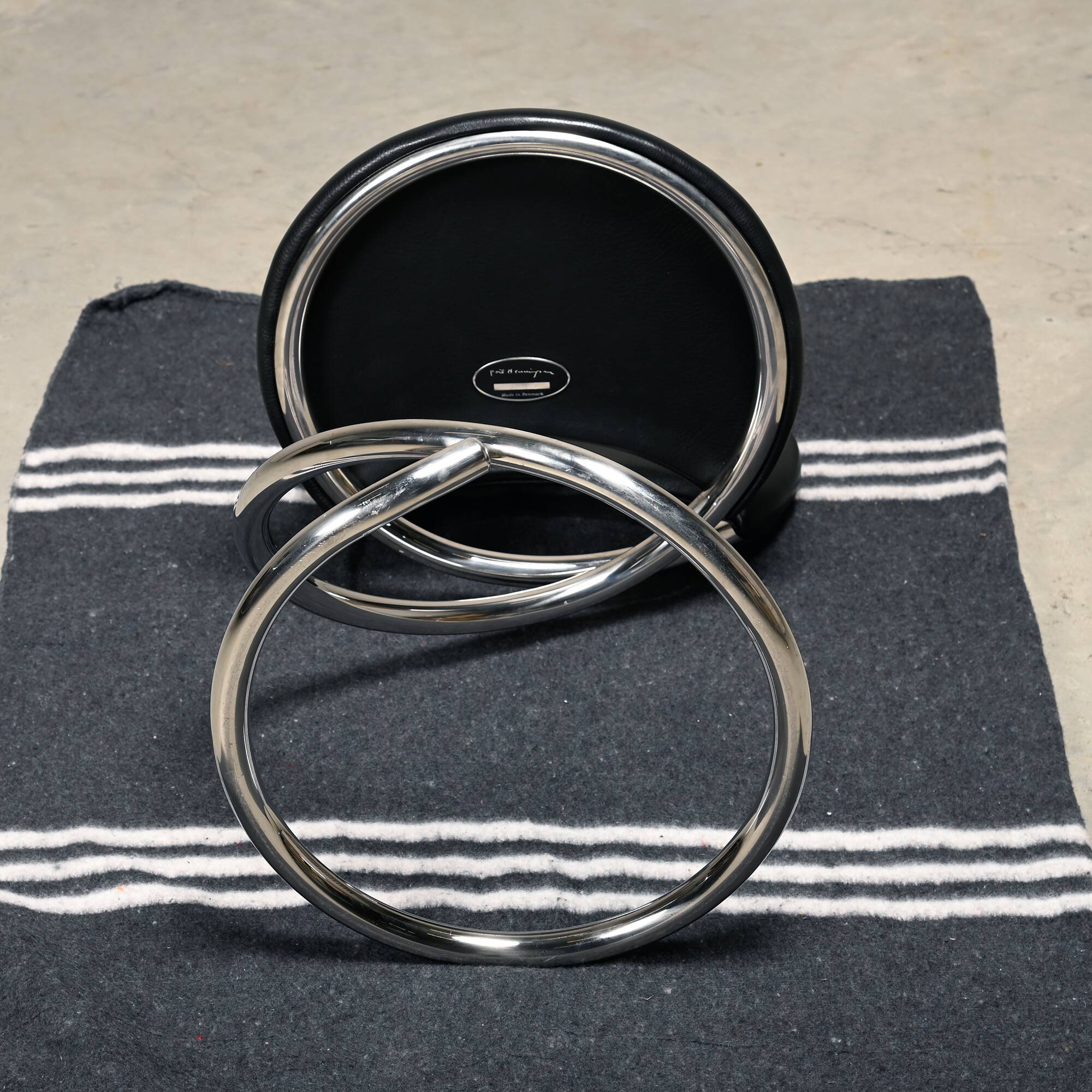 Poul Henningsen Snake Chairs, Model PH-501 in chrome and full black leather