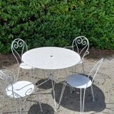 Garden furniture in white wrought iron