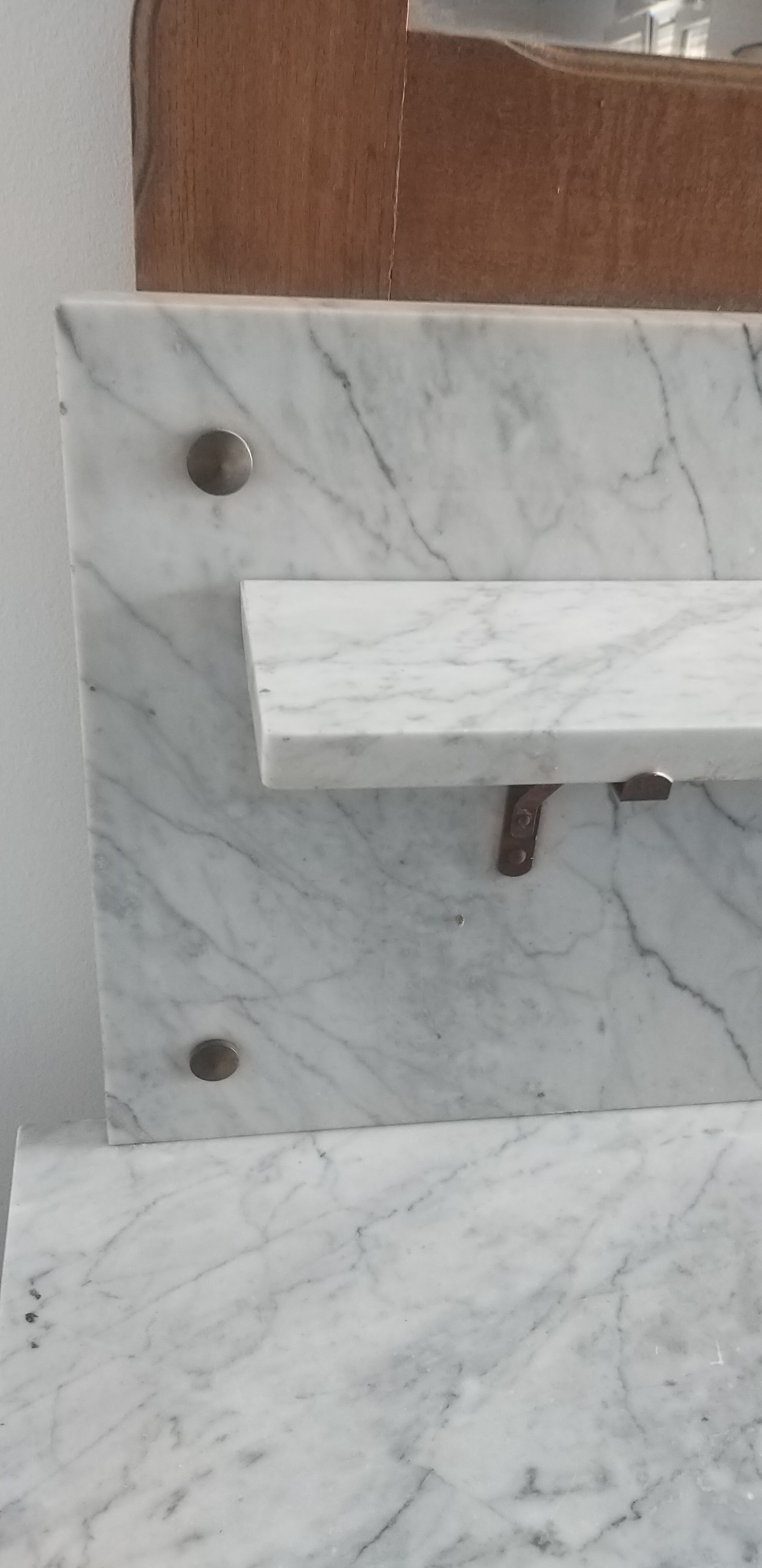 Commodity / wooden and marble toilet table