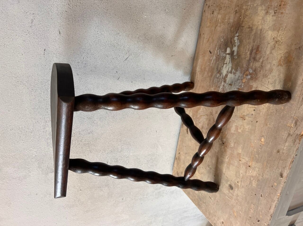 Tripod farm stool