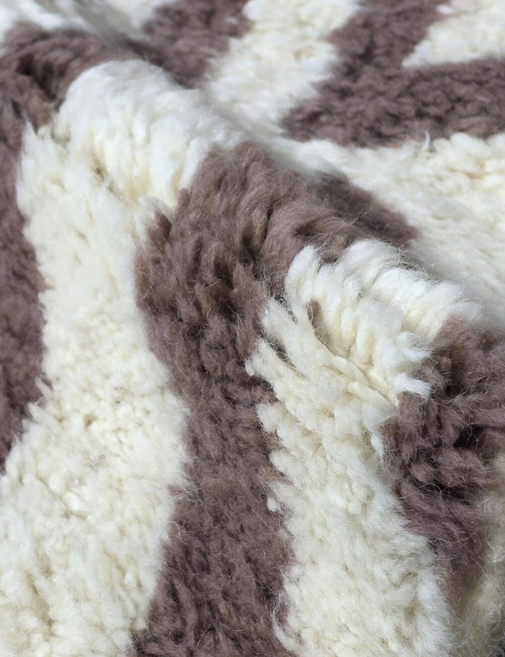 Contemporary Moroccan rug - 300 x 246 cm