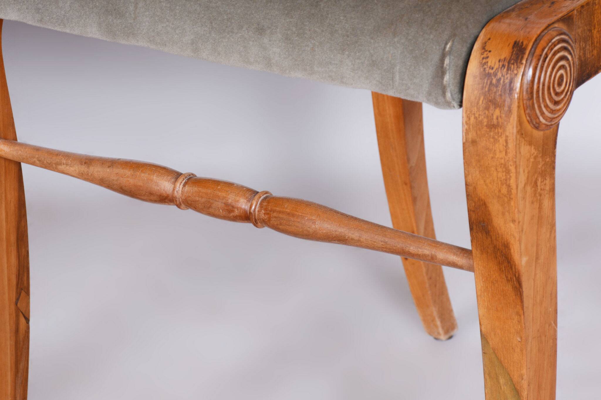 Ensemble Biedermeier restauré de quatre chaises en chêne et noyer, Vienne, Autriche, années 1820