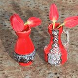 Set of two vases, soliflores in designer red and gray enameled ceramic, Vallauris style