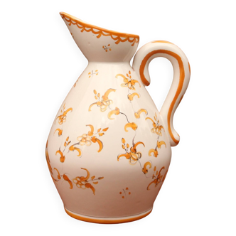 Moustier-decorated water pitcher