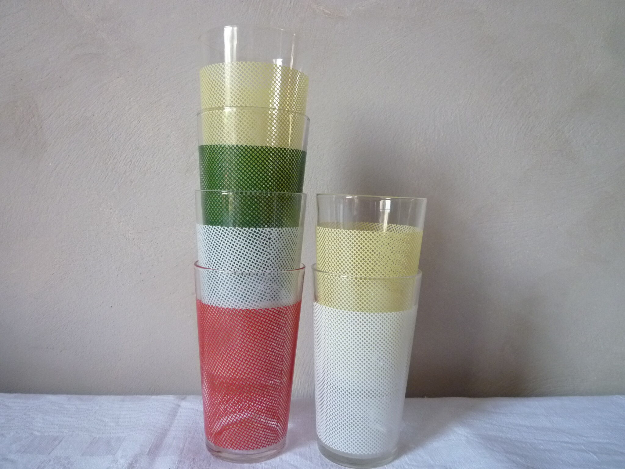 6 verres années 50 en couleurs