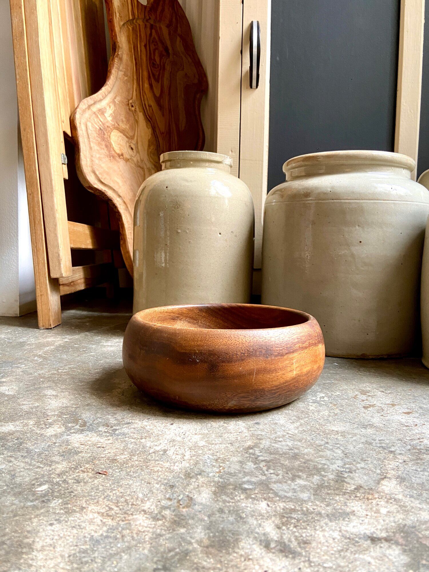 Salad bowl, cut into turned wood