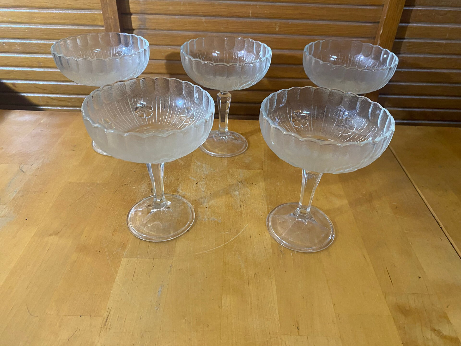 Set of 5 ice cream bowls bormioli rocco model america 20’s soft glass