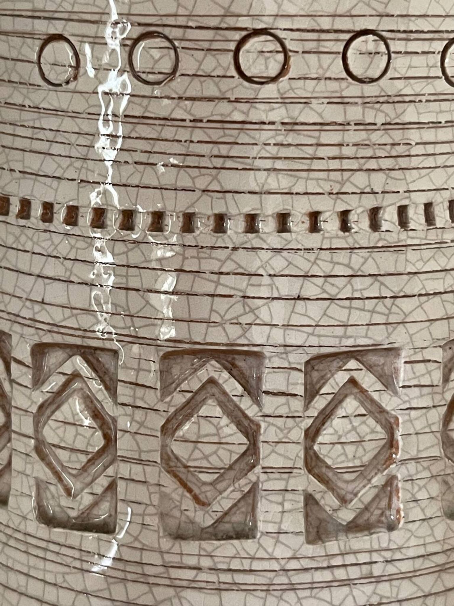 Cracked ceramic vase after Jean Besnard