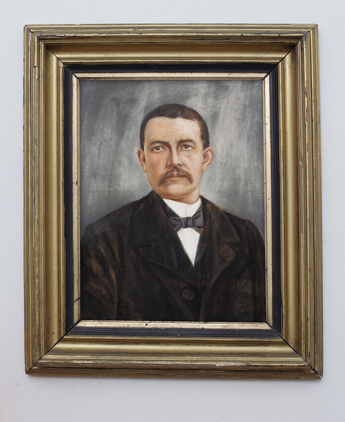 Portrait men 1930 in gold frame