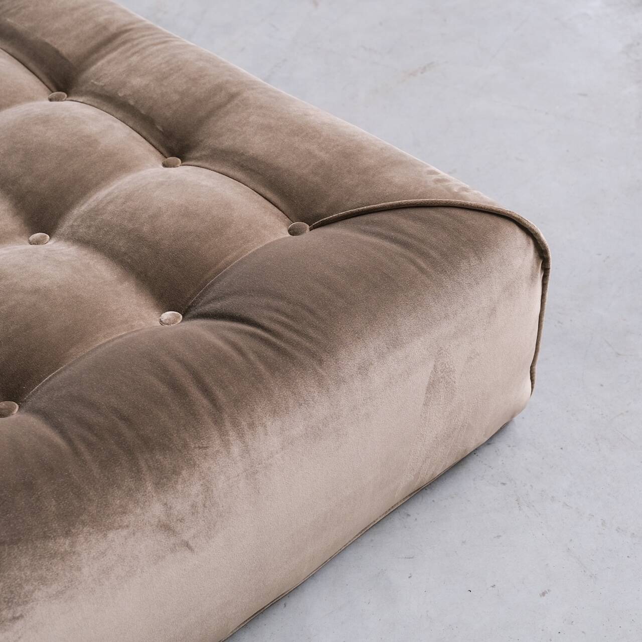 Original Mid-Century Italian Mario Bellini 'Le Bambole' Bed or Day Bed