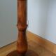 Round pedestal table in solid wood