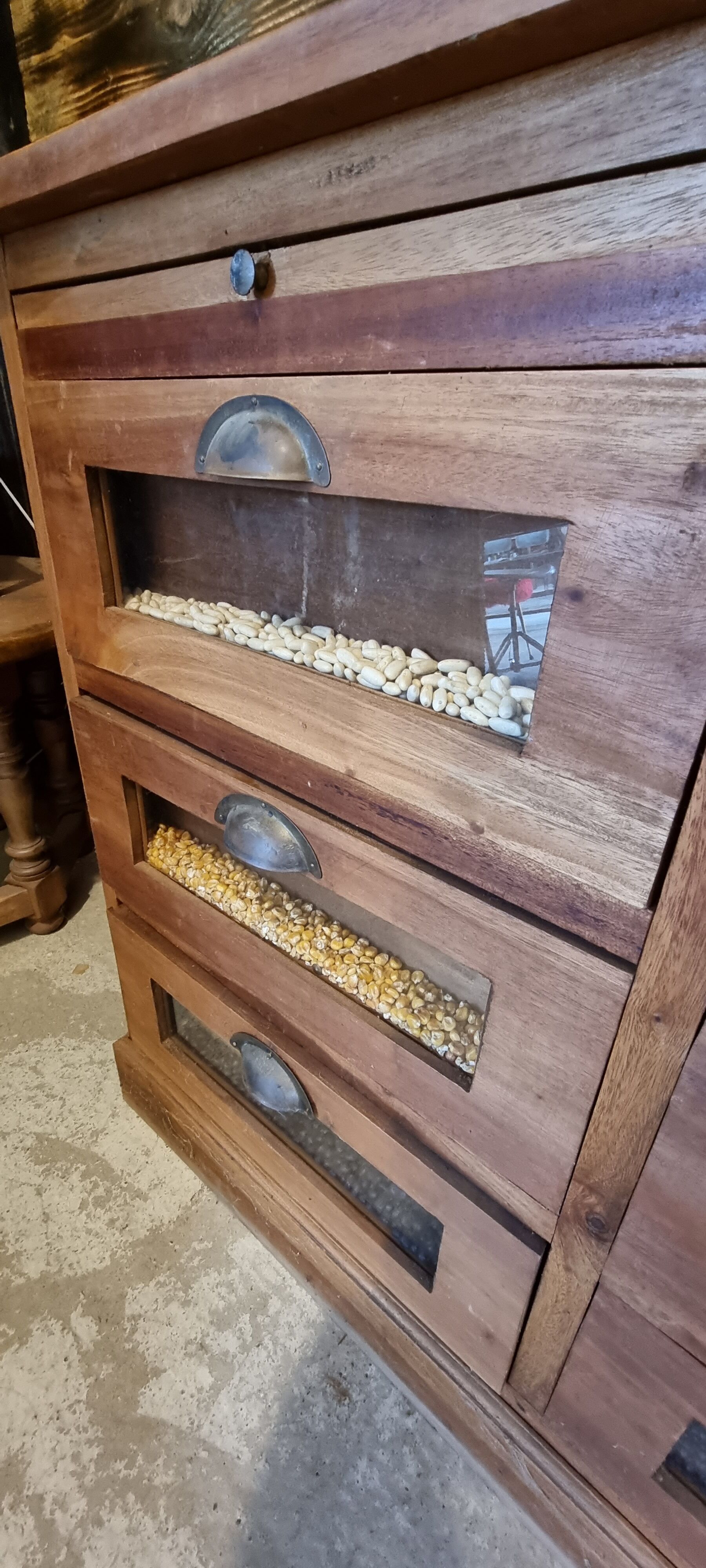 Meuble by trade (grain maker)