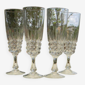Set of 4 champagne flutes in arques crystal. model pompadour.