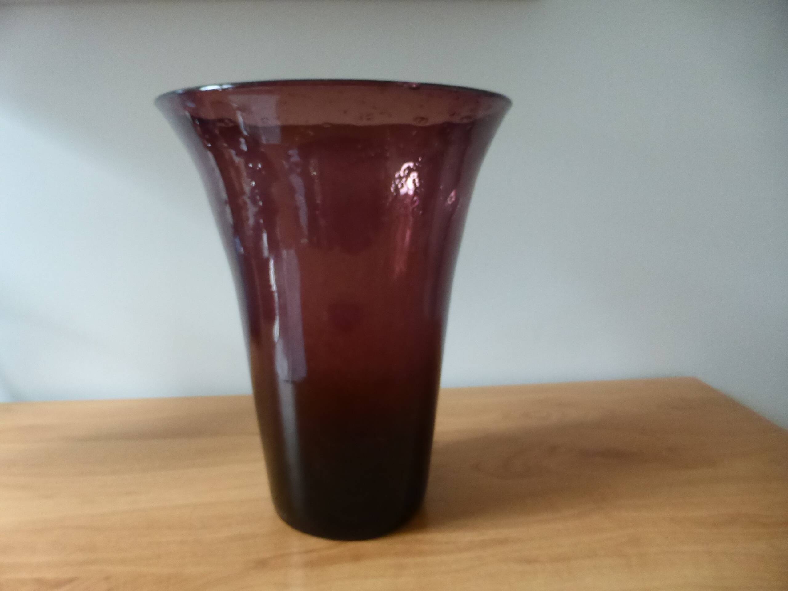 Vase en verre soufflé biot vintage
