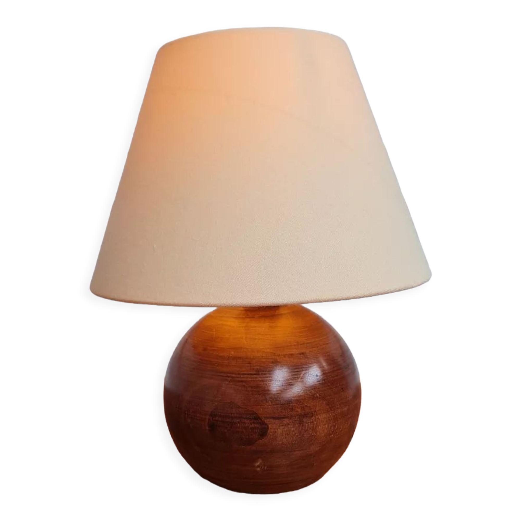 Walnut ball lamp