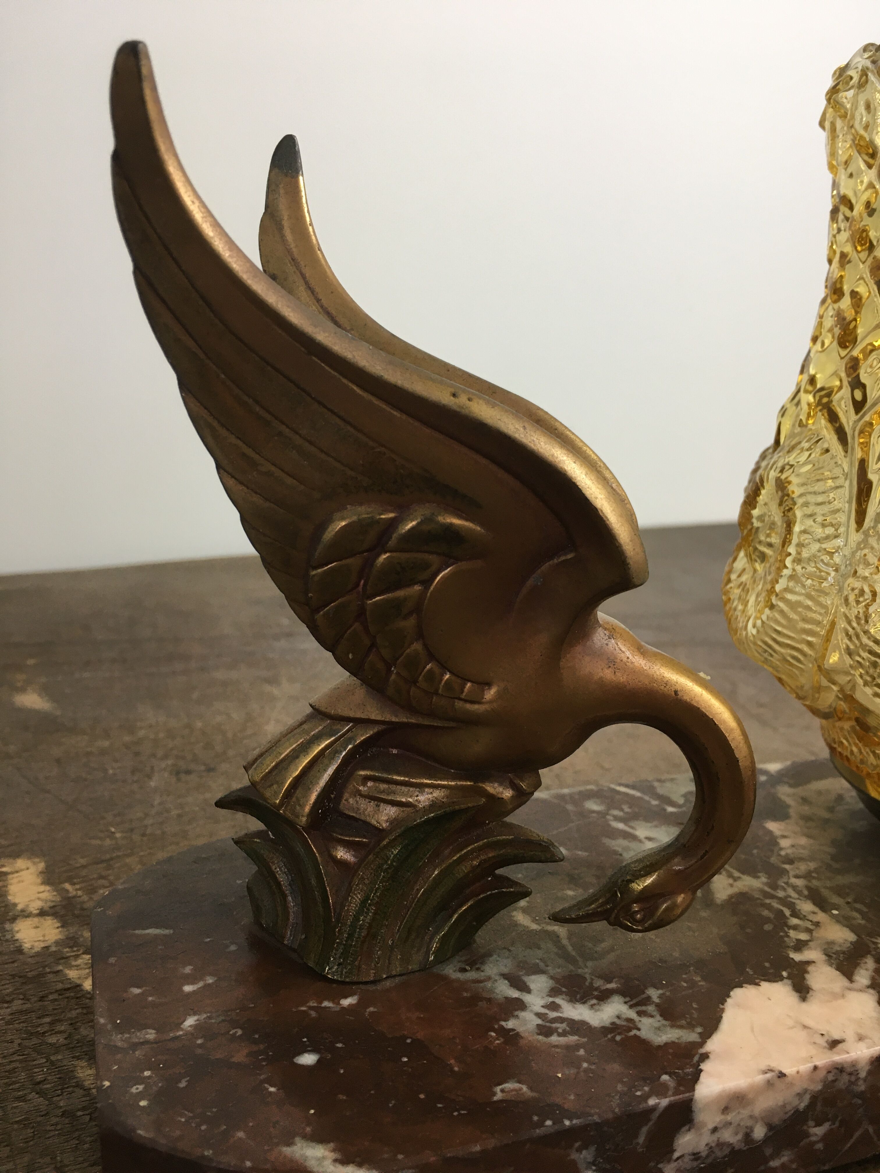 Art deco pose lamp